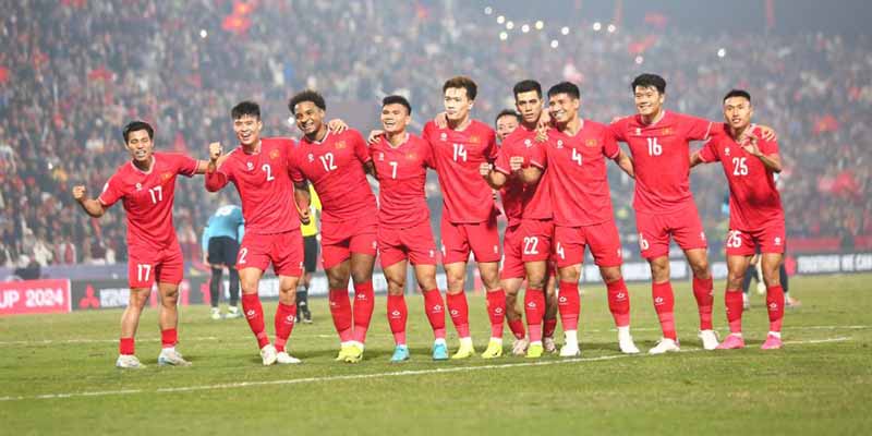 ĐT bóng đá Việt Nam tiến vào bán kết AFF CUP một cách thuyết phục